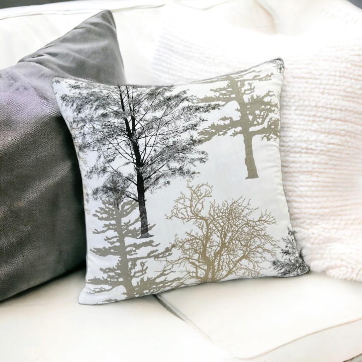 Bawełniana poszewka z motywem drzew bez liści
