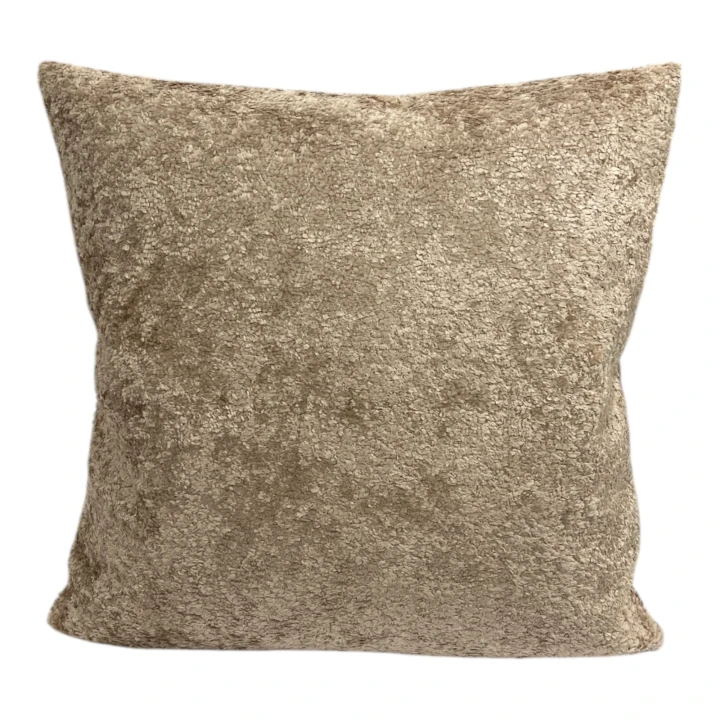 beżowa poszewka z krótkim włosiem