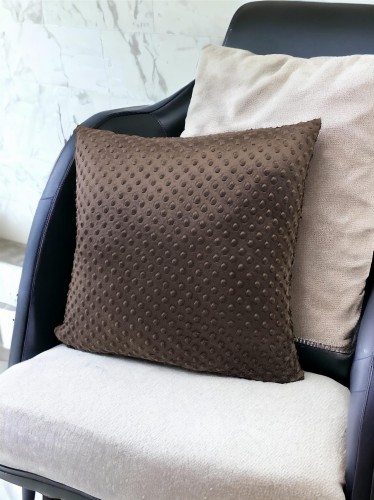 ciemnobrązowa poszewka minky