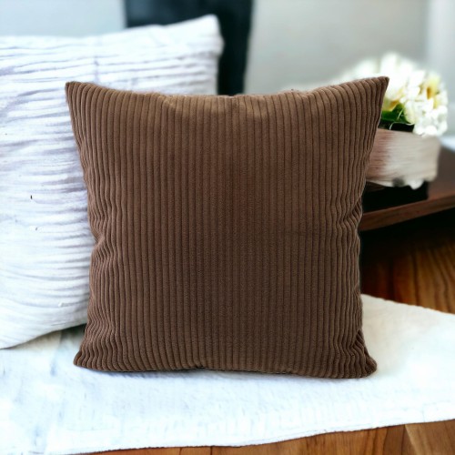 Ciemnobrązowa poszewka dekoracyjna w prążki